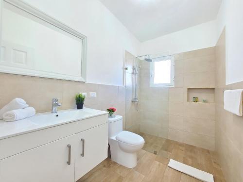 Koupelna v ubytování El Dorado Apartment 1bedroom walking distance from Playa Bavaro