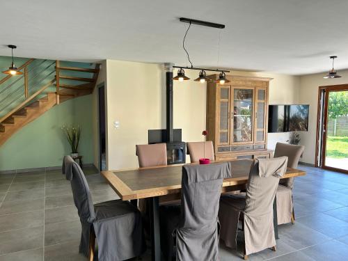 Photo de la galerie de l'établissement 1004 - Maison 8p, à 900m de la plage des Vallées., à Pléneuf-Val-André