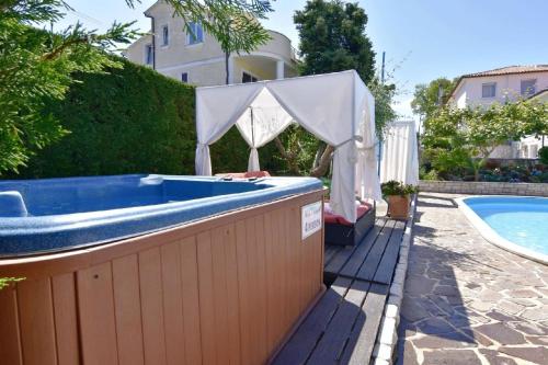 Apartment Nika 6 in der Residenz mit Pool und Whirlpool in Strandnähe