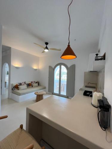 Kuchyň nebo kuchyňský kout v ubytování Ios Alcyon Blue Suites