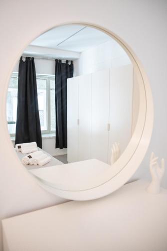 WHITE ROMA - elegant and comfortable photo 12