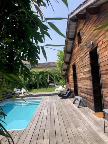 Maison avec piscine quartier résidentiel Bordeaux