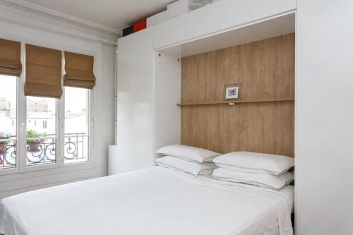 High standing Studio Paris 17