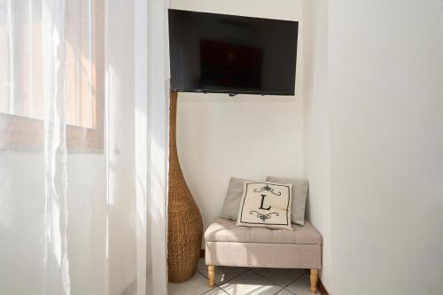 -LUMINOSA 5 STARS WITH BALCONY- Wifi Netflix 15 minutes from Duomo