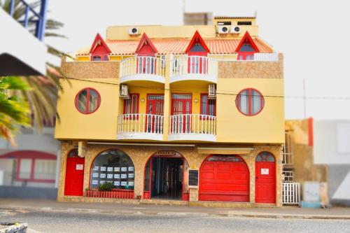 Santa Maria Homely Flat