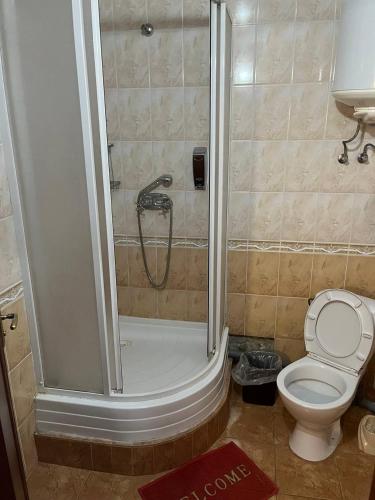 Ένα μπάνιο στο Hostel VIP Na Pestelya, 11