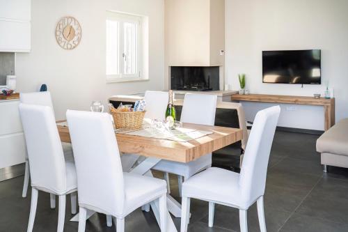 TV o dispositivi per l'intrattenimento presso Marilù dream house a 800 mt dal mare di Formia