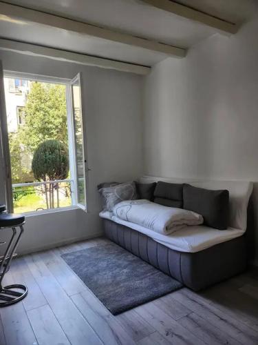 Photo de la galerie de l'établissement Appartement cosy à Villeneuve-Saint-Georges 33 m² avec plancha, à Villeneuve-Saint-Georges