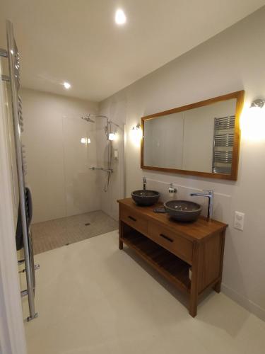Ένα μπάνιο στο Langlade Estate
