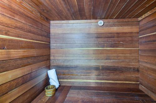 Galería fotográfica de Pine Chateau Guest Cabin with Mtn Views and Sauna! en Bailey