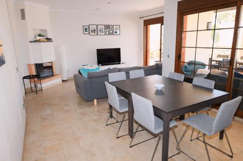 Precioso Chalet - Piscina- Garaje privado- Jardín
