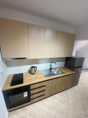 Una cocina o kitchenette en Duplex Durres