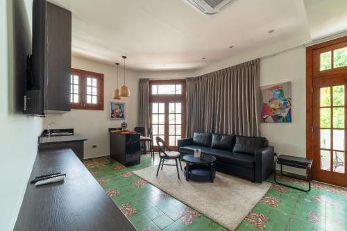Zona de estar de Empyrean Art Deco
