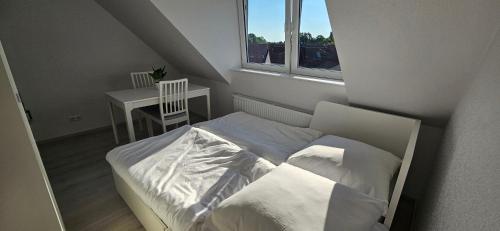 Giường trong phòng chung tại Central and Trade Fair near Flat