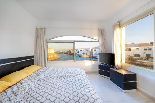 Aden Beach - Sea View room with beach access in Villa