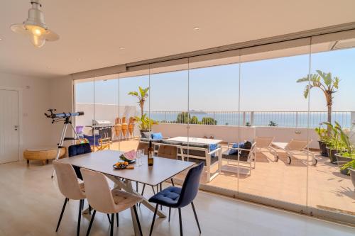 Blue Penthouse Mackenzie