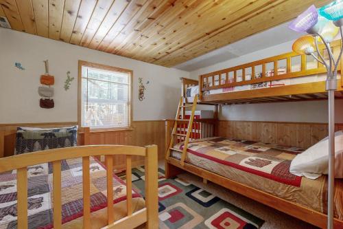 Postel nebo postele na pokoji v ubytování Hank Monk Manor