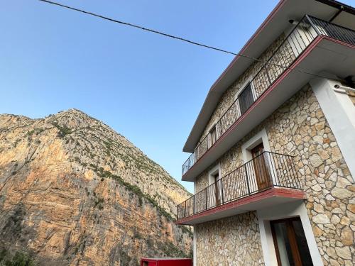 Nespecifikovaný výhled na hory nebo výhled na hory při pohledu z bed and breakfast