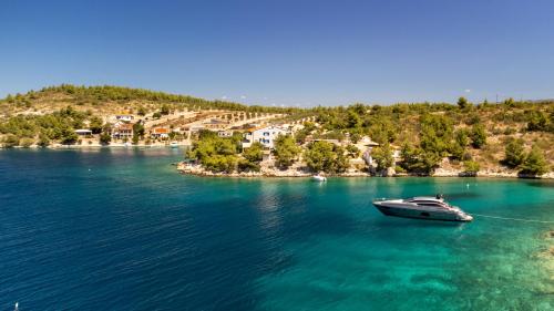 Gallery image of Island Breeze M - ZF Hvar in Hvar