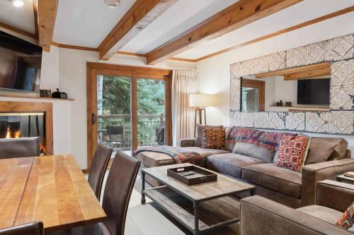 Χώρος καθιστικού στο Lodge at Lionshead 120