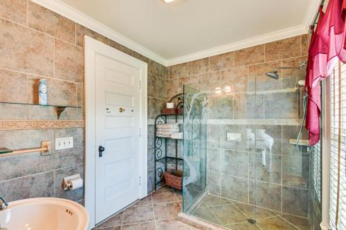 Bagno di Geneva Vacation Rental with Vineyard and Lake Views!