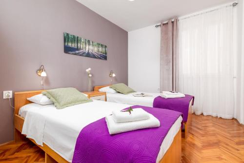 Apartments with parking space Fazana - 18334
