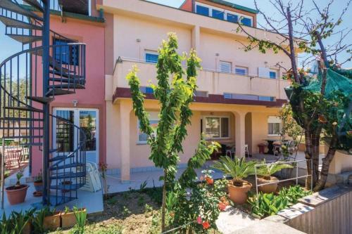 Apartments by the sea Barbat, Rab - 21783