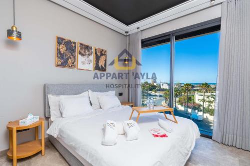 Royal Ocean Suite – By Ayla Stay