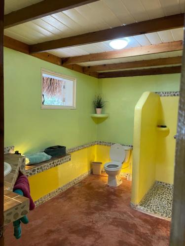 Ein Sitzbereich in der Unterkunft Nizao Beach Lodge