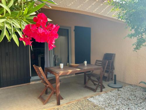 Villa T3 à Saint-Cyprien, 6 pers, Piscine, Terrasse, Proche Plage et Port - FR-1-793-22