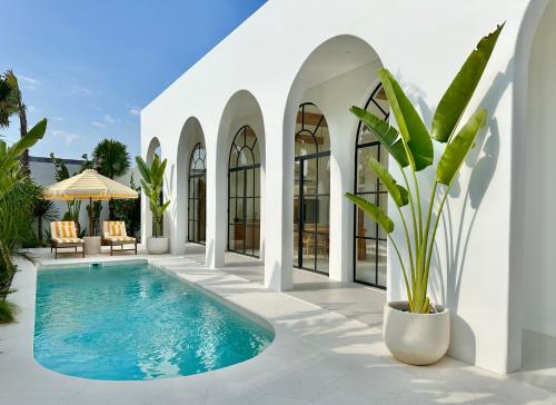 Kolam renang di atau dekat dengan Dolce villas in Bingin