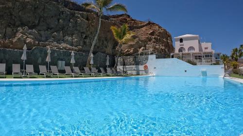 Casa4You 109 - With heated pool, city and partial sea views