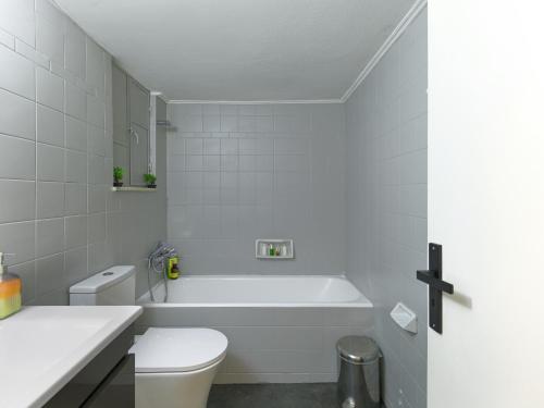Cozy Flat in Pangrati, 100 Mbps, Steps from Metro