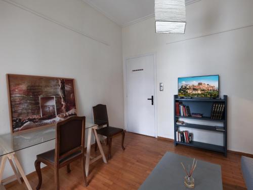 Cozy Flat in Pangrati, 100 Mbps, Steps from Metro