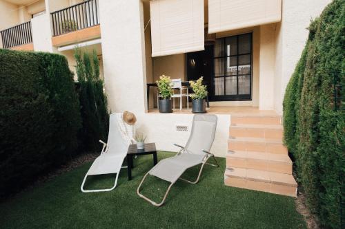 Apartment with air conditioning and communal pool