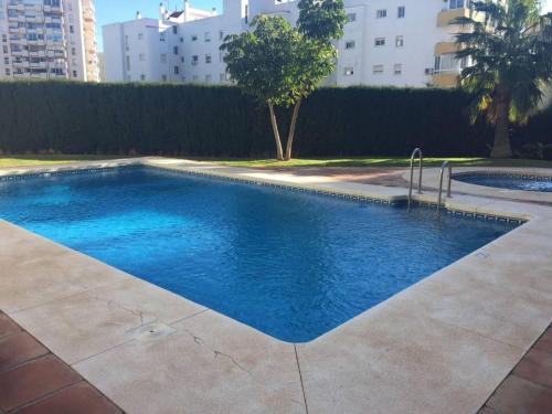 Lujoso ático con vistas al mar, piscina & parking