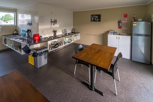 Kuchyň nebo kuchyňský kout v ubytování Parklands Motel & Apartments Te Anau