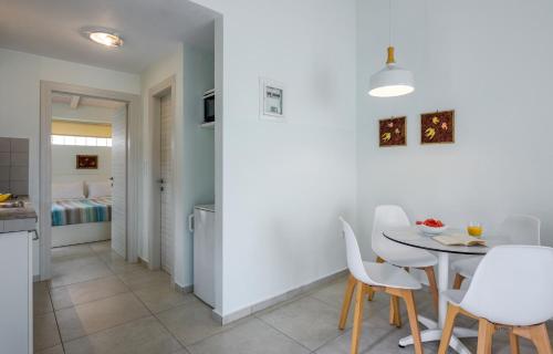Gallery image of Elpiniki Luxury Apartments in Nea Potidaea