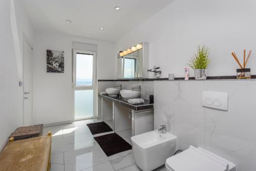 White Pearl Diamond Opatija, Luxury Villa, Meerblick, beheizter Pool