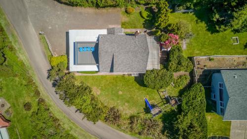 an overhead view of a house with a yard at Sea Haven in Lincoln City
