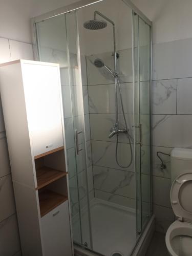 Kupaonica u objektu Marin Apartments