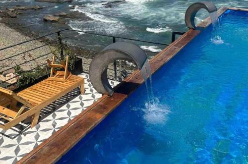 Hồ bơi trong/gần Maison charmante avec une vue direct sur la mer