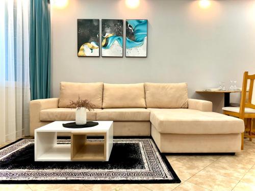 Seaside Beach Apartments - by EKA Luxury Apartments