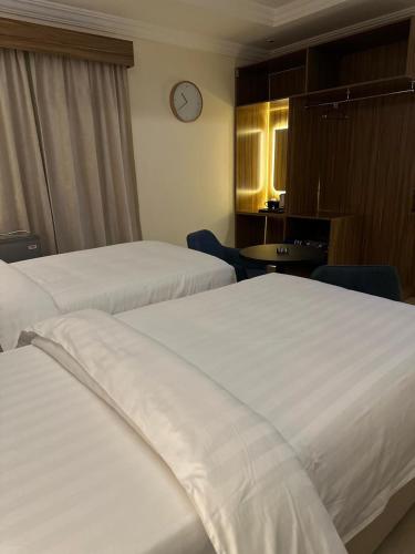 Postel nebo postele na pokoji v ubytování Best Trip Marsilia Served Apartments