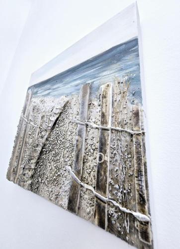 a painting of a beach with seaweed at Aquamarina Rooms in Porto Cesareo