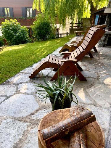 Taman di luar Chalet Bormio Terme
