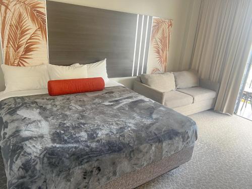 Elegant & Elevated Palms Studio condo_2