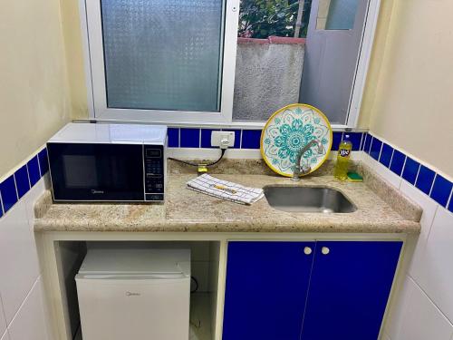 Dapur atau dapur kecil di Surfside Suites