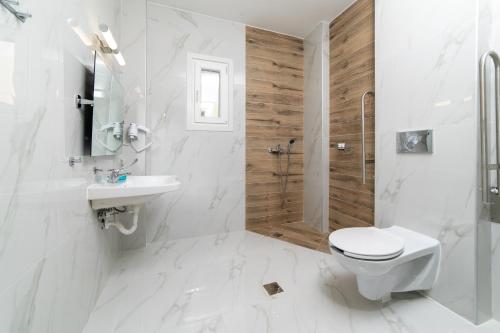 Ένα μπάνιο στο Bluegreen eco studios
