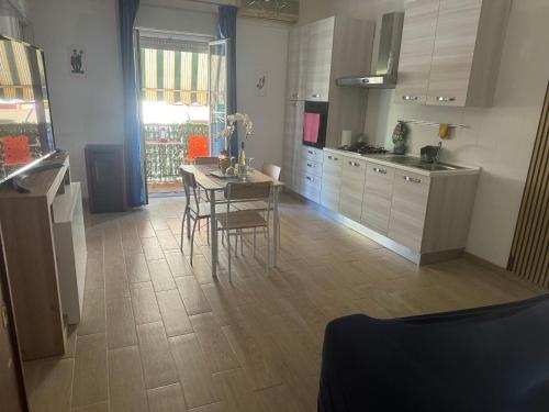 Η κουζίνα ή μικρή κουζίνα στο Casa Sole Sofiè